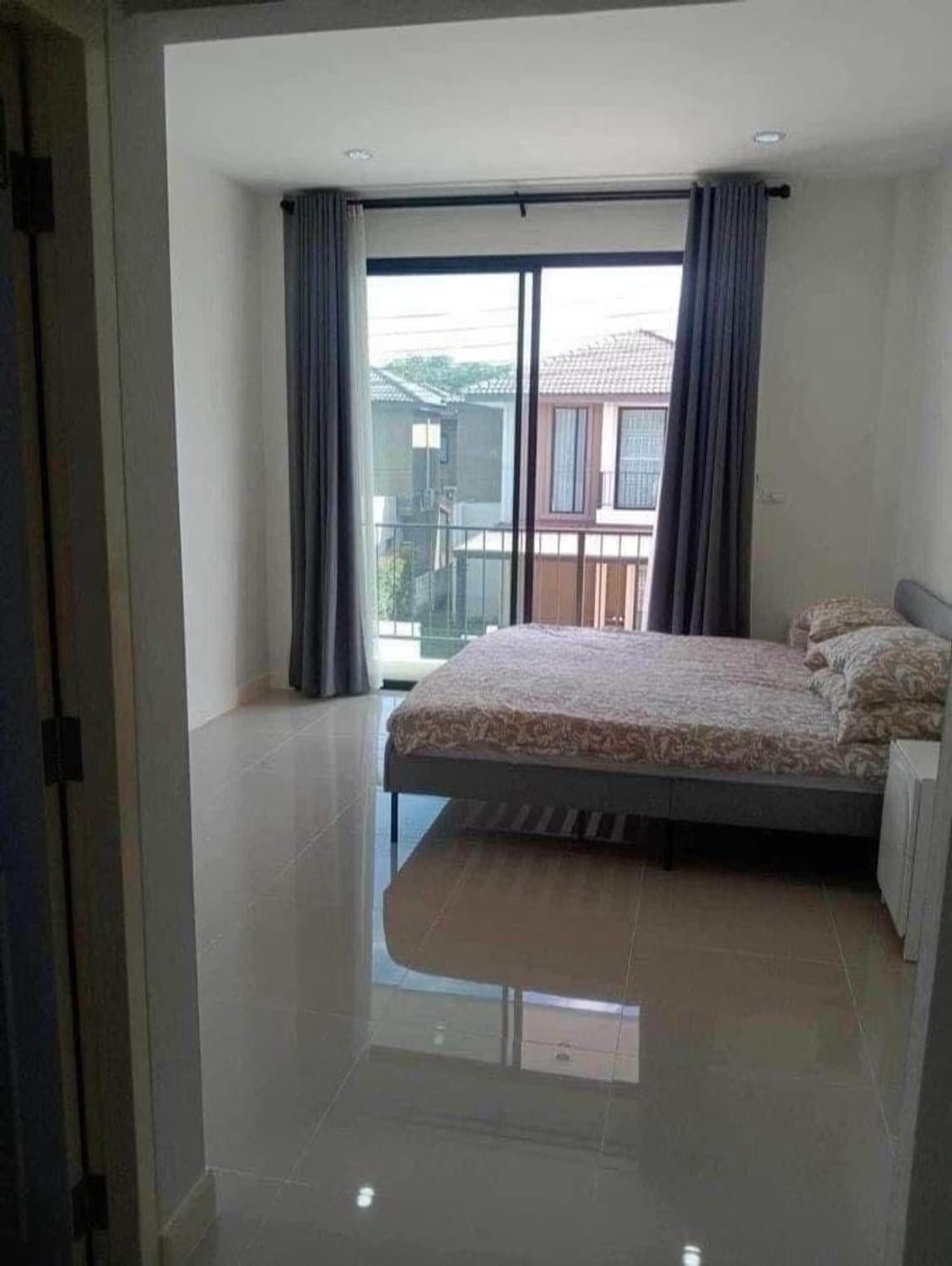 3 Bed House for Rent in San Kamphaeng - Image 5