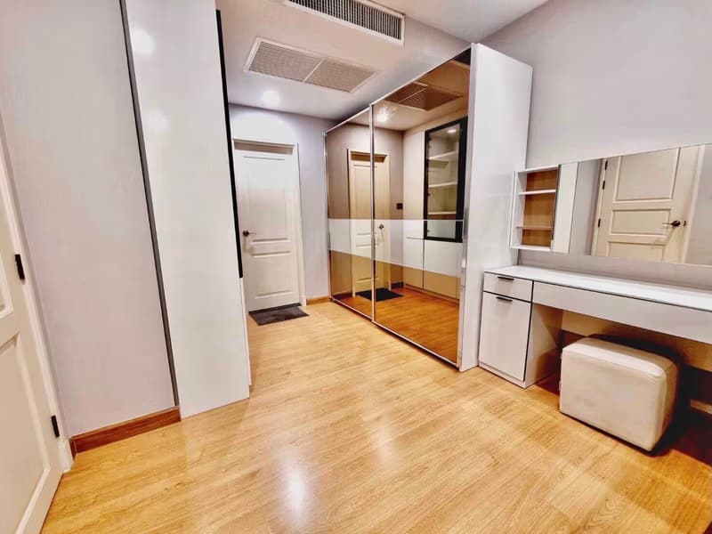1 Bed Condo for Rent and Sale  Near Thailand Cultural Centre MRT