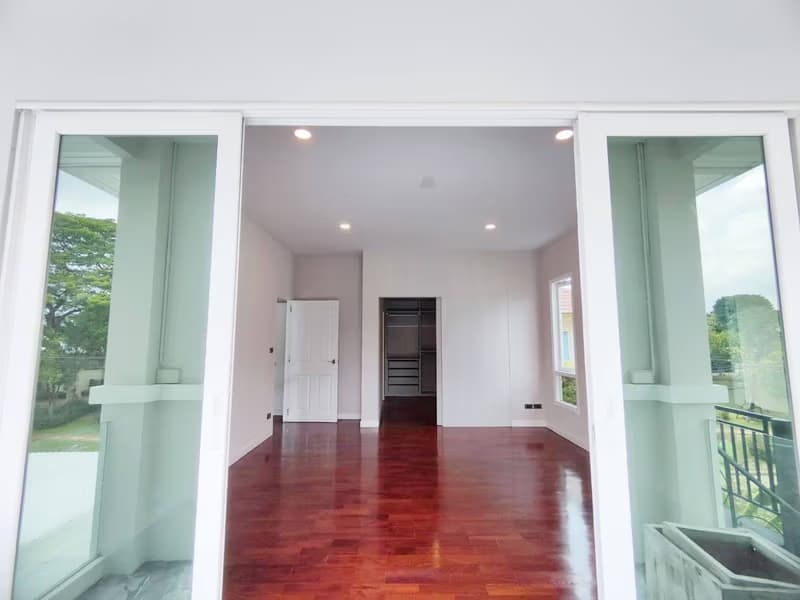 3 Bed House for Sale in Bang Phli