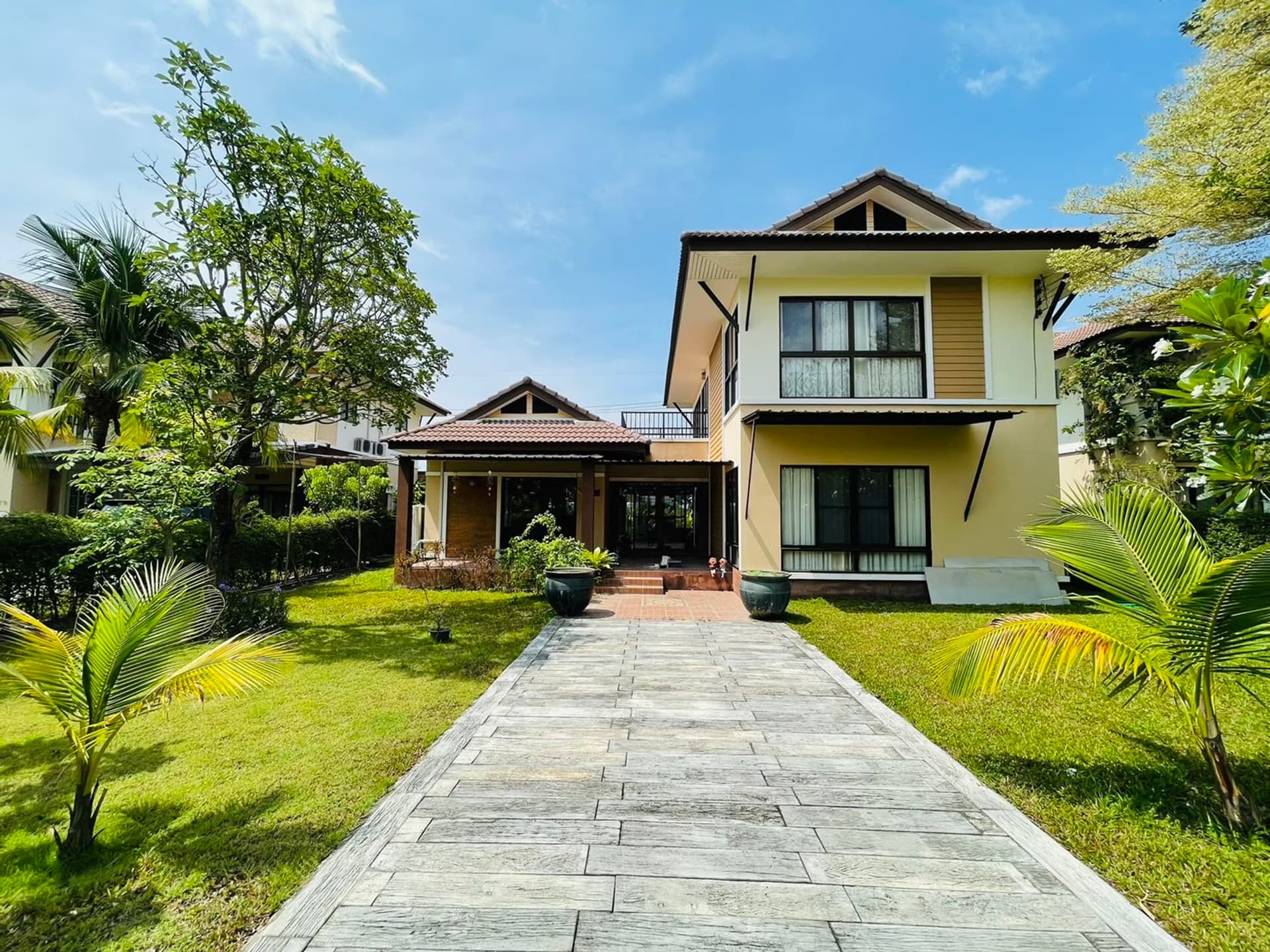 4 Bedroom House for Rent/Sale near Kad Farang - Image 3