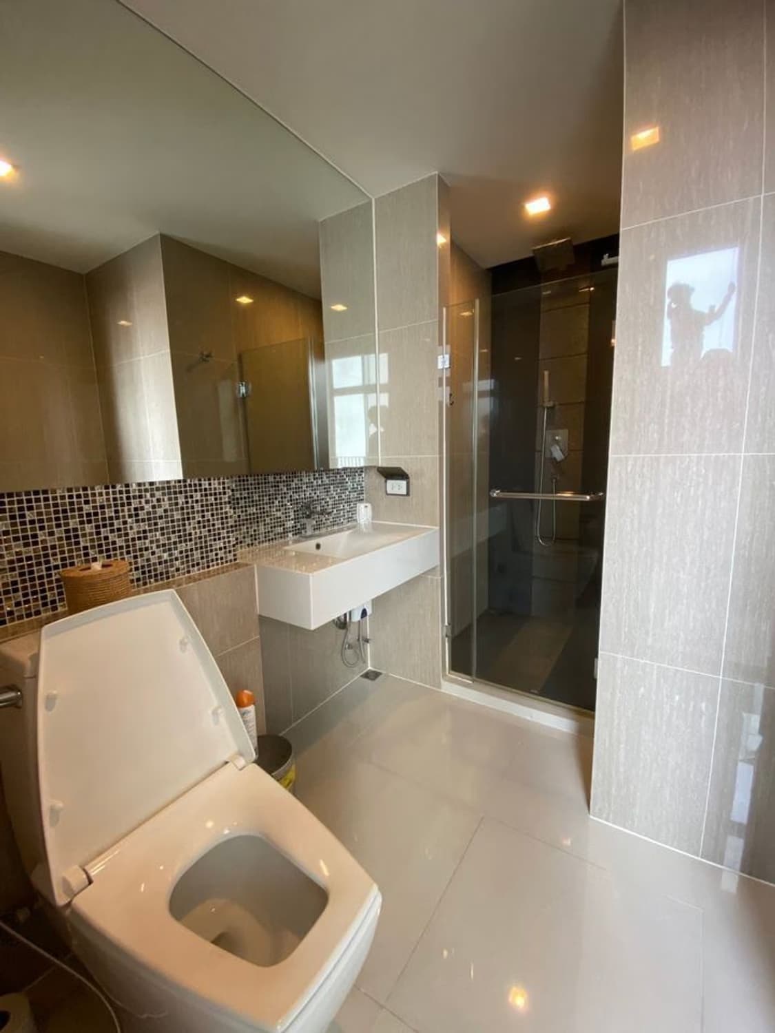 1 Bed Condo for Rent in Khlong Toei - Image 7