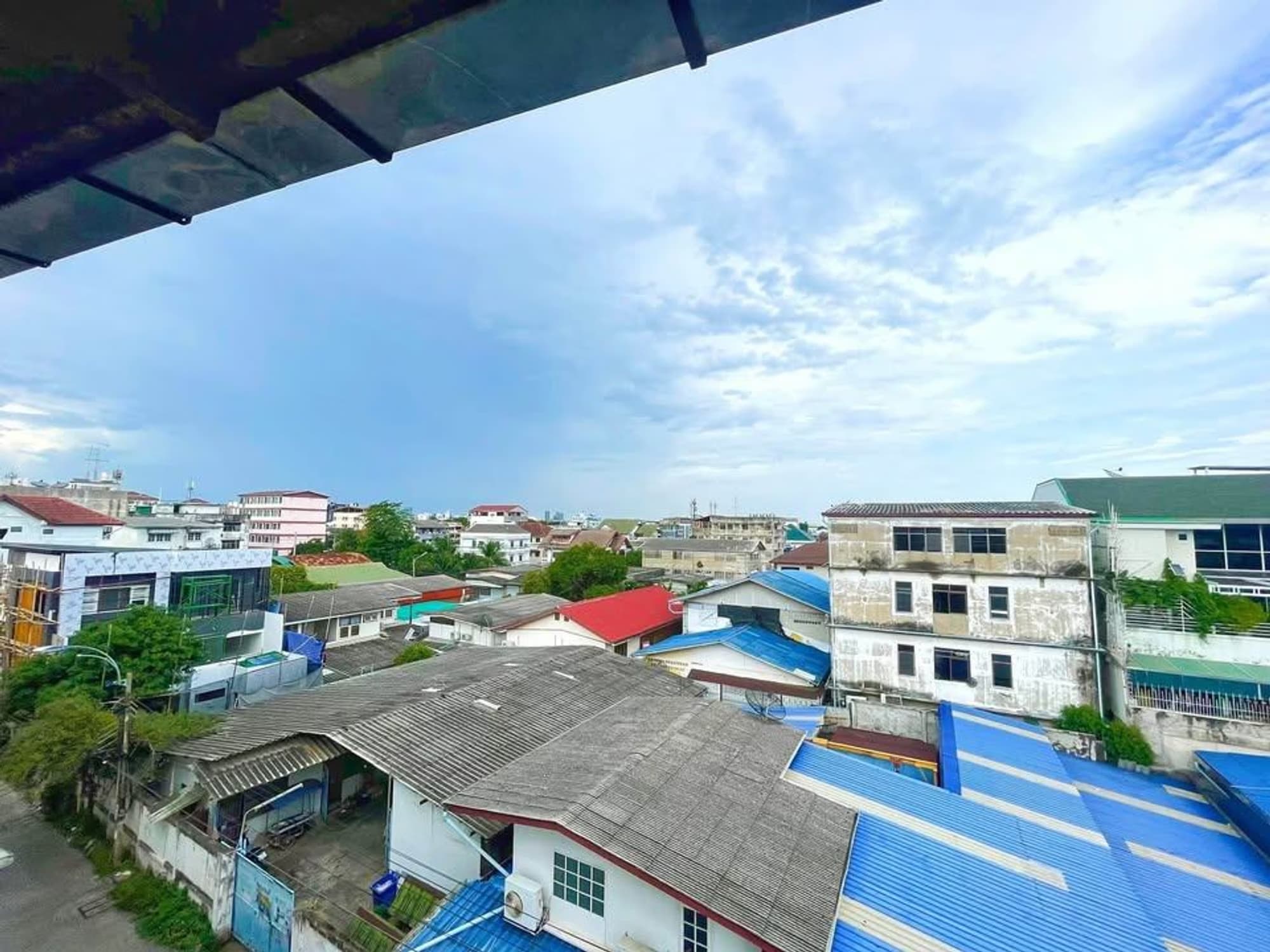 8 Bed House for Sale in Mueang Samut Prakan - Image 12