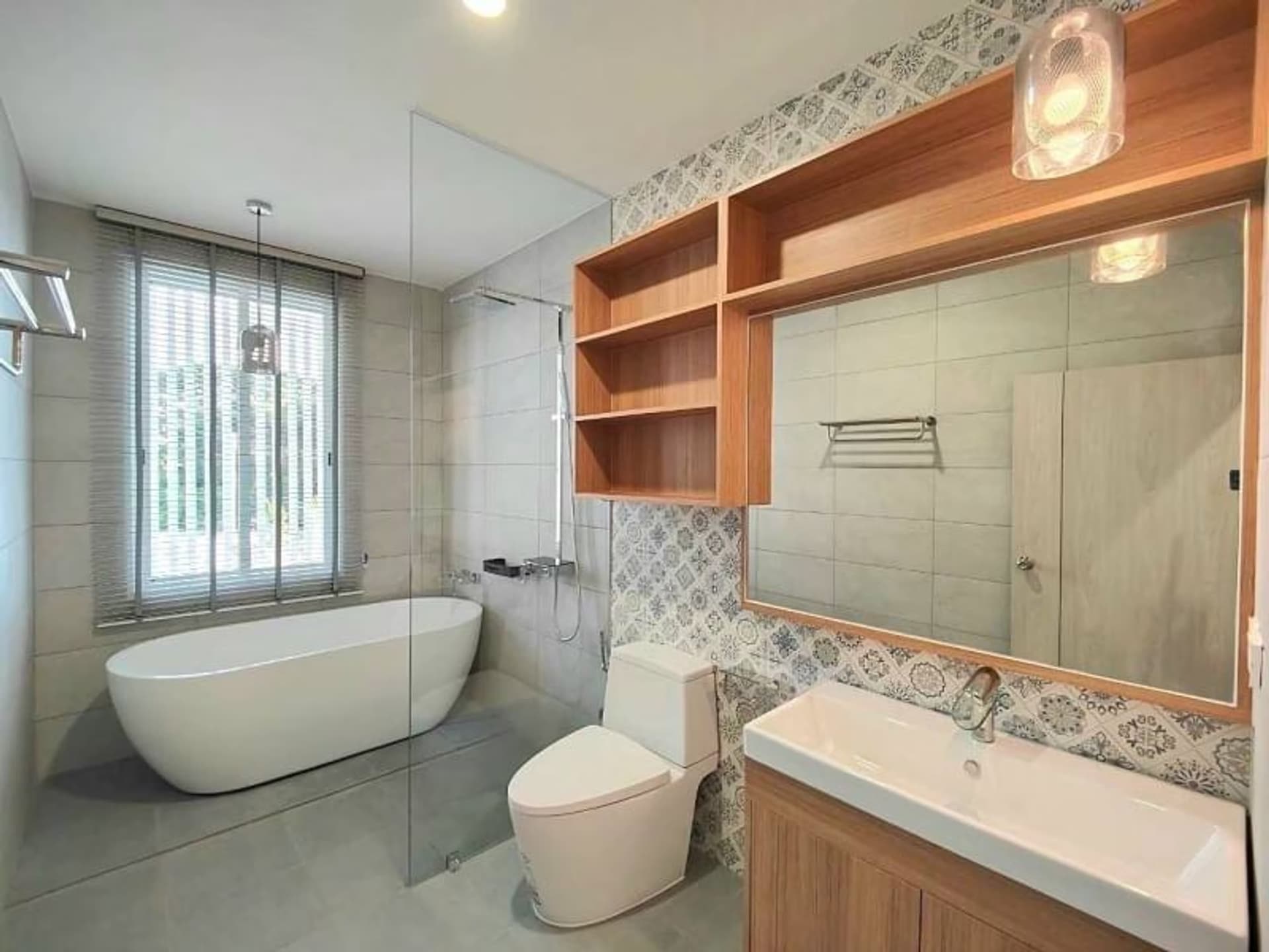 6 Bed House for Sale in San Kamphaeng District - Image 16