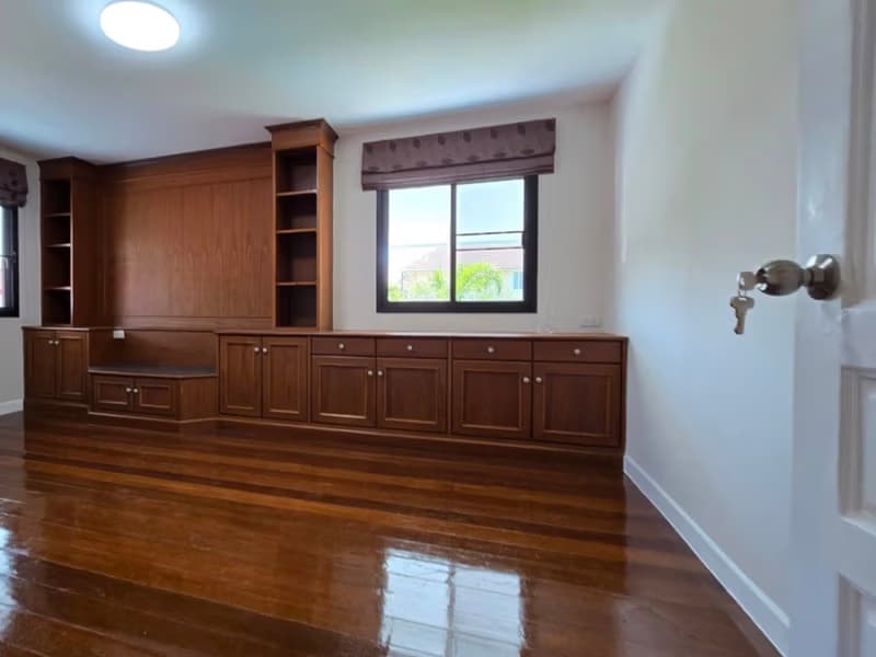 5 Bed House for Sale in Mueang Chiang Mai