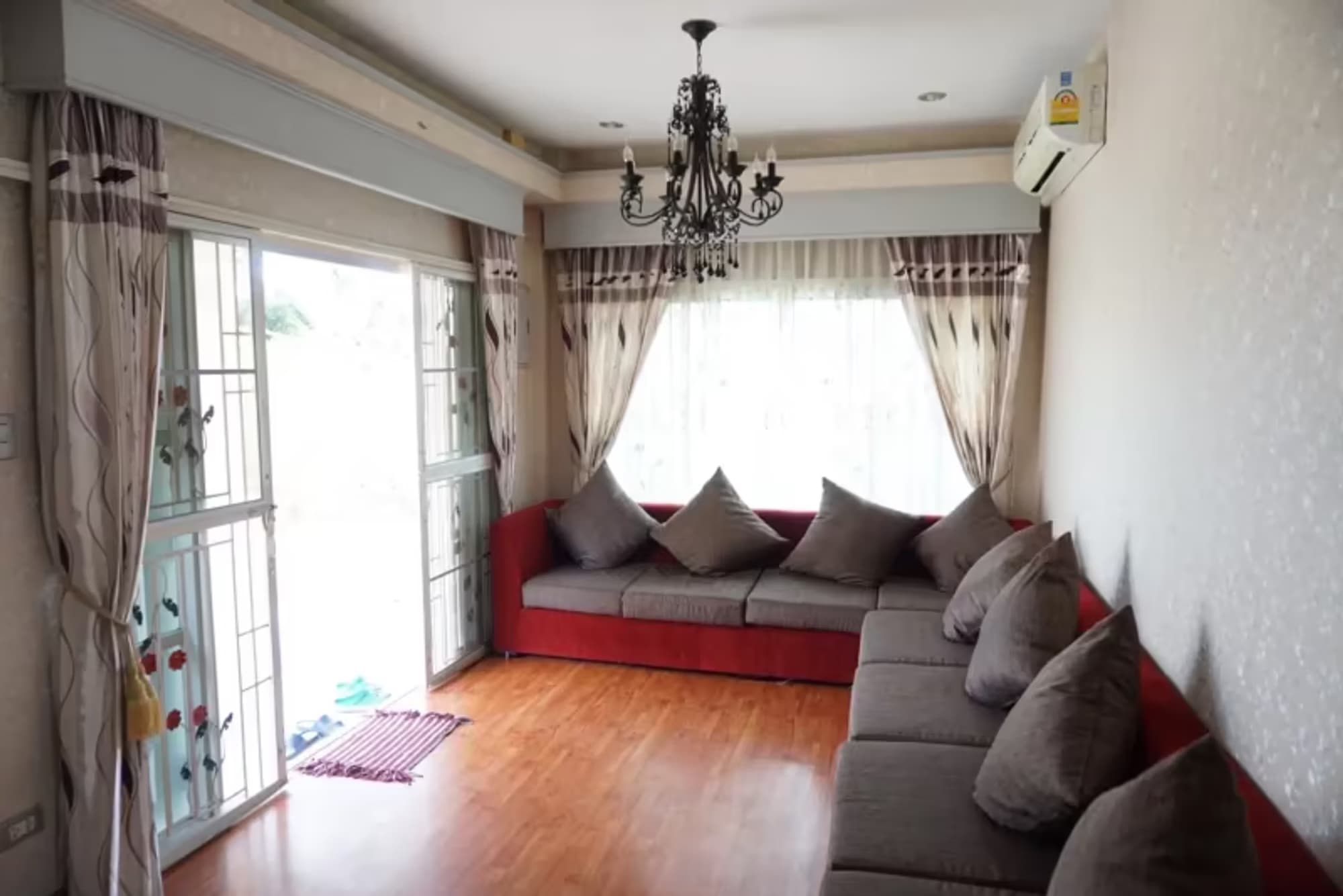 2 Bedroom House - Image 4