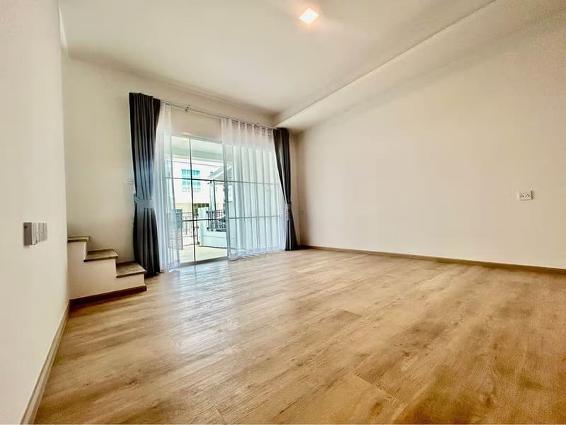 3 Bed Townhouse for Rent in Bang Phli