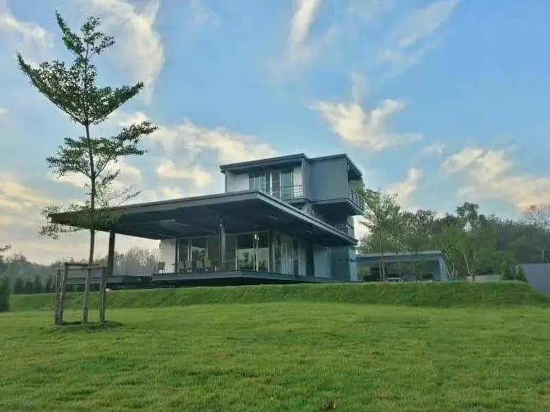 4 Bedroom House