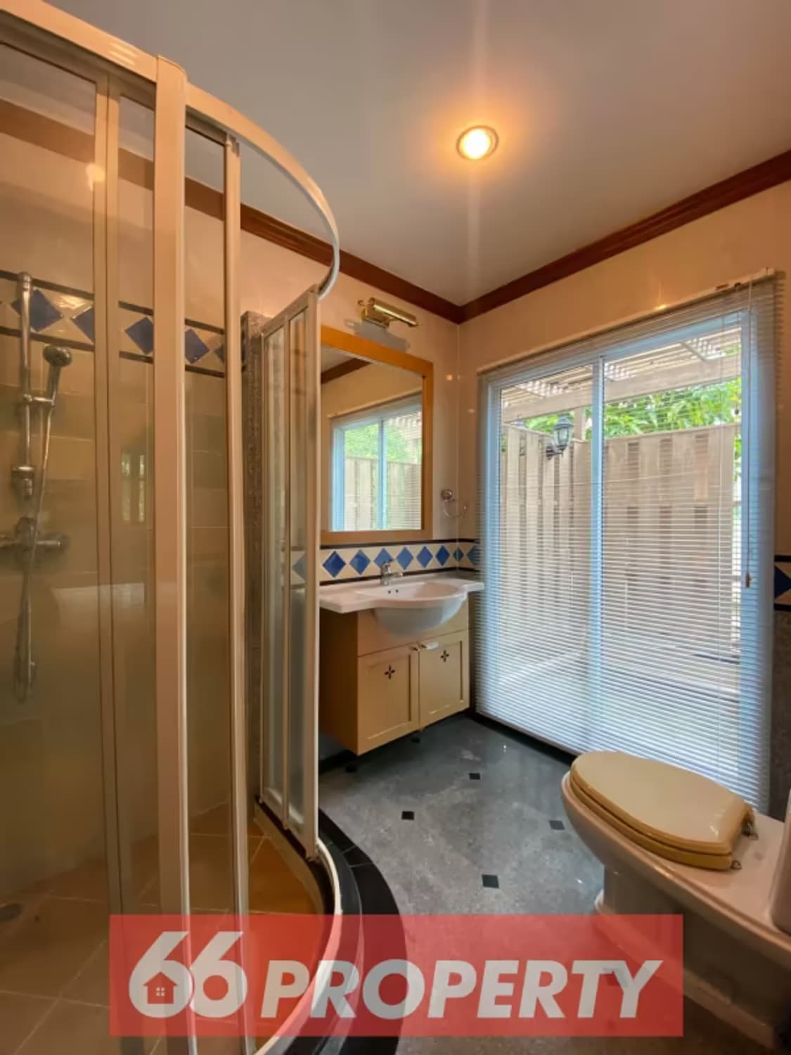 4 Bedroom House - Image 17
