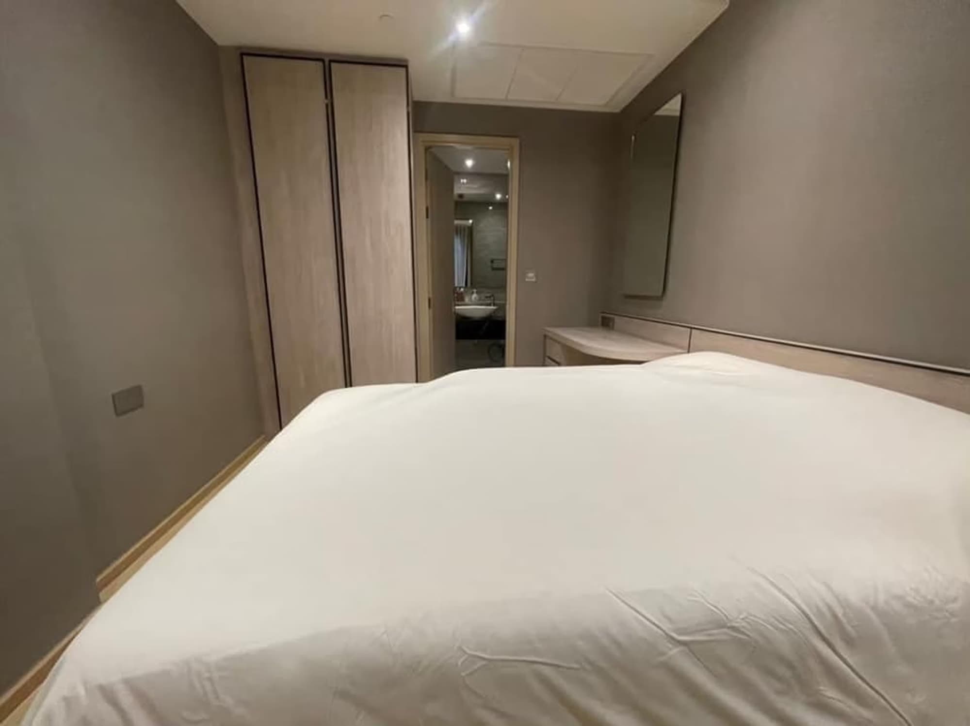 1 Bed Condo for Rent  Near Phra Ram 9 MRT - Image 12