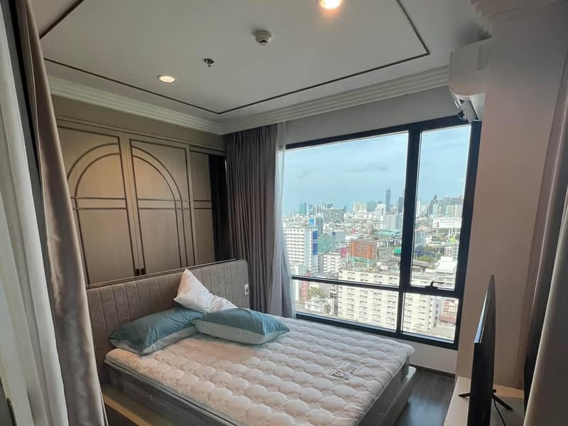 1 Bed Condo for Sale in Ratchathewi