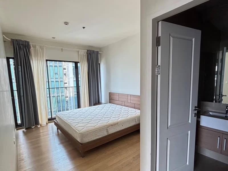 2 Bed Condo for Rent in Khlong Toei