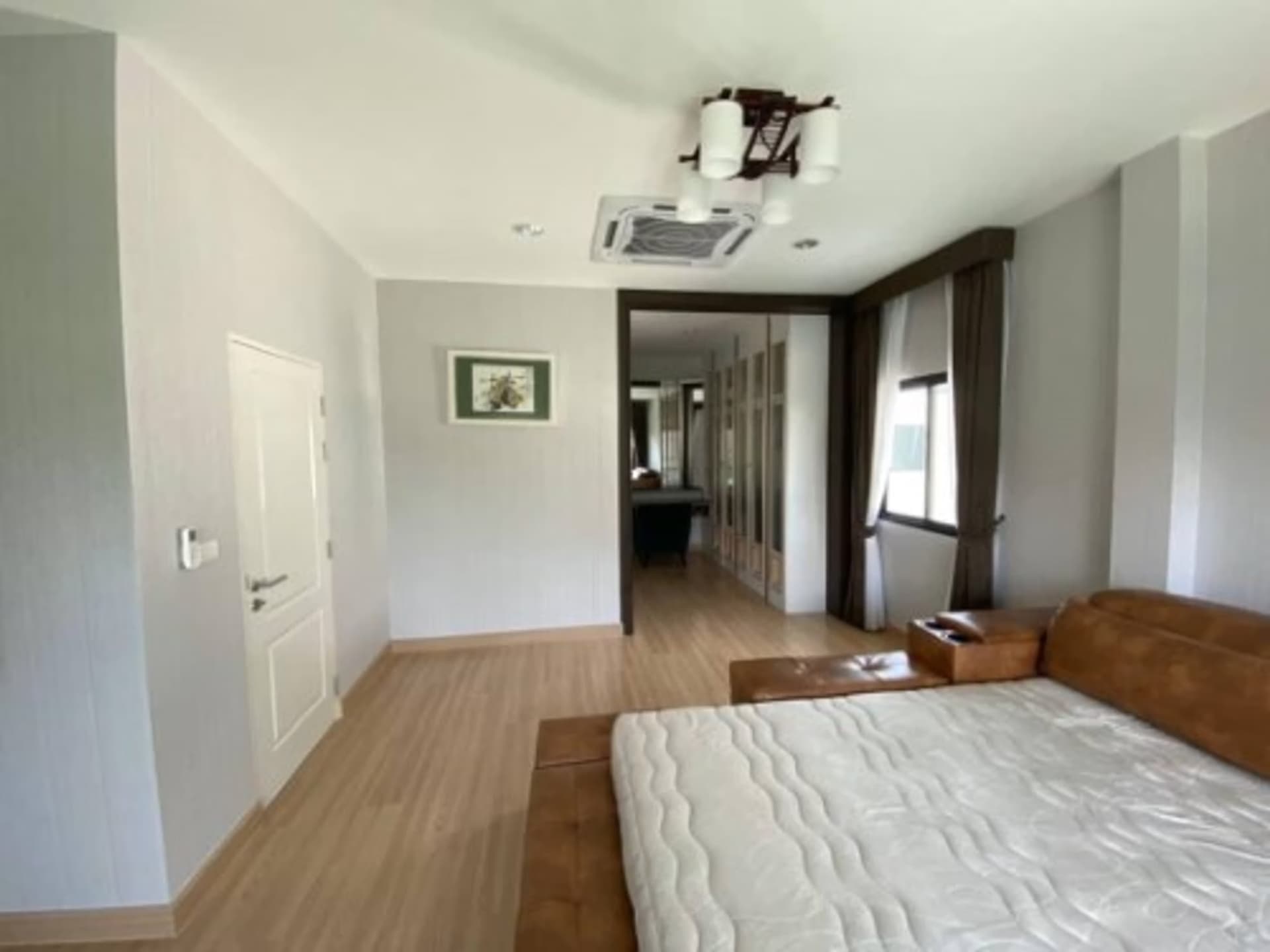  - Image 4