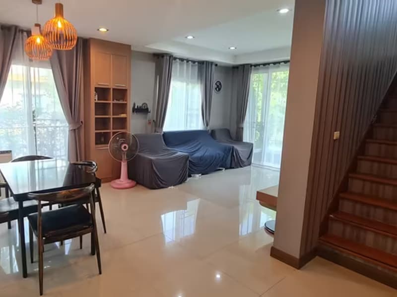 4 Bedroom undefined
