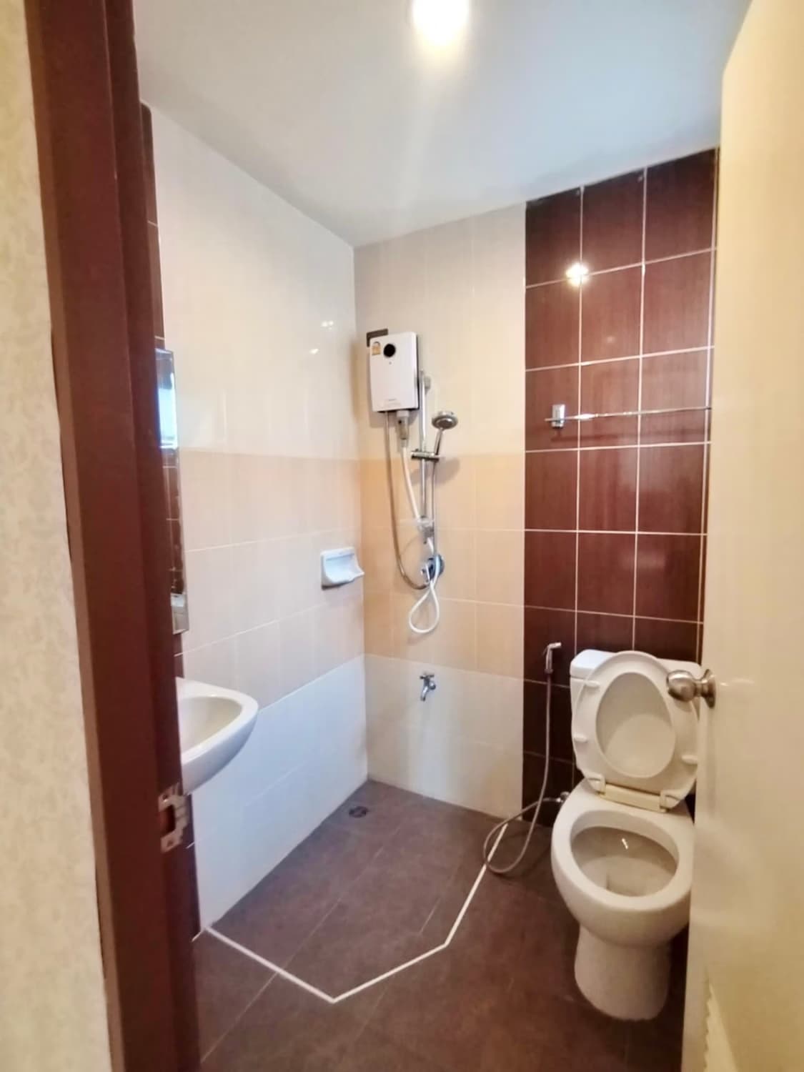 4 Bed House for Rent in Mueang Chiang Mai - Image 12