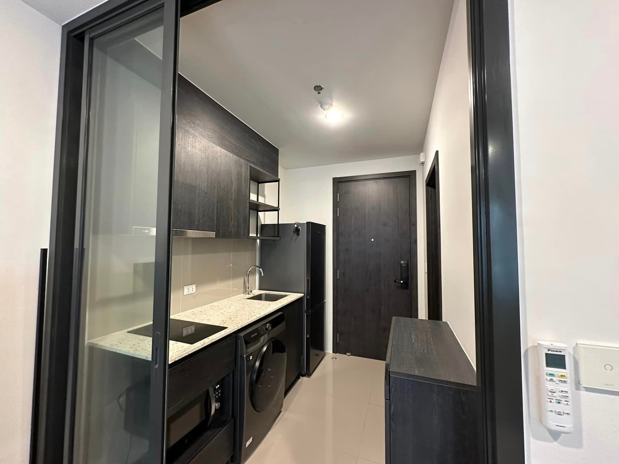 1 Bed Condo for Sale  Near Huai Khwang MRT - Image 3