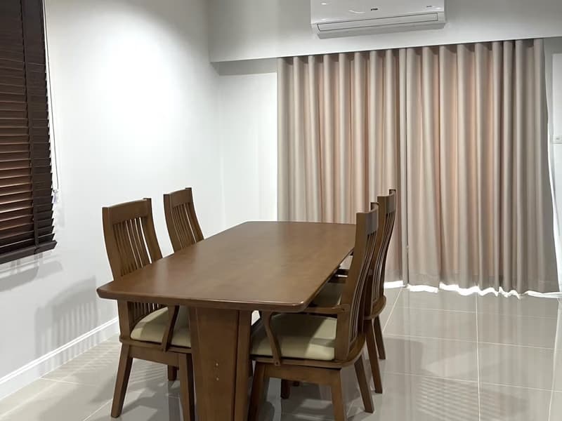 4 Bed House for Rent in San Kamphaeng