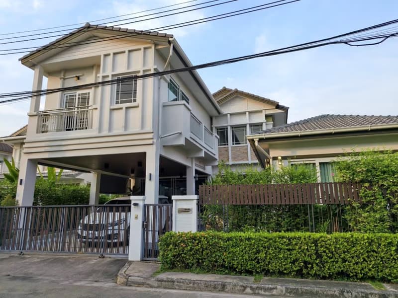 5 Bed House for Rent and Sale in Bang Kapi