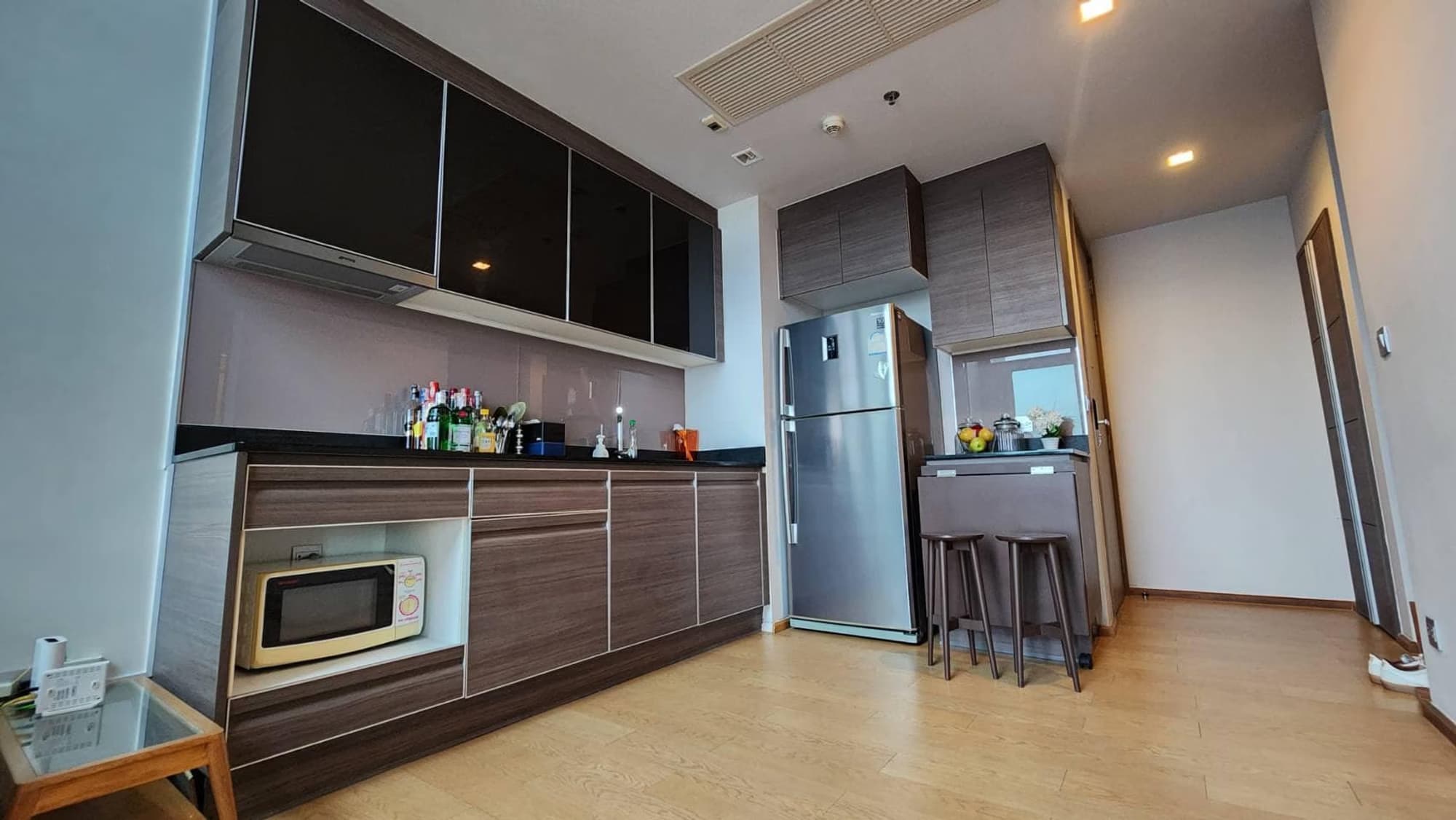 2 Bed Condo for Rent in Khlong Toei - Image 2
