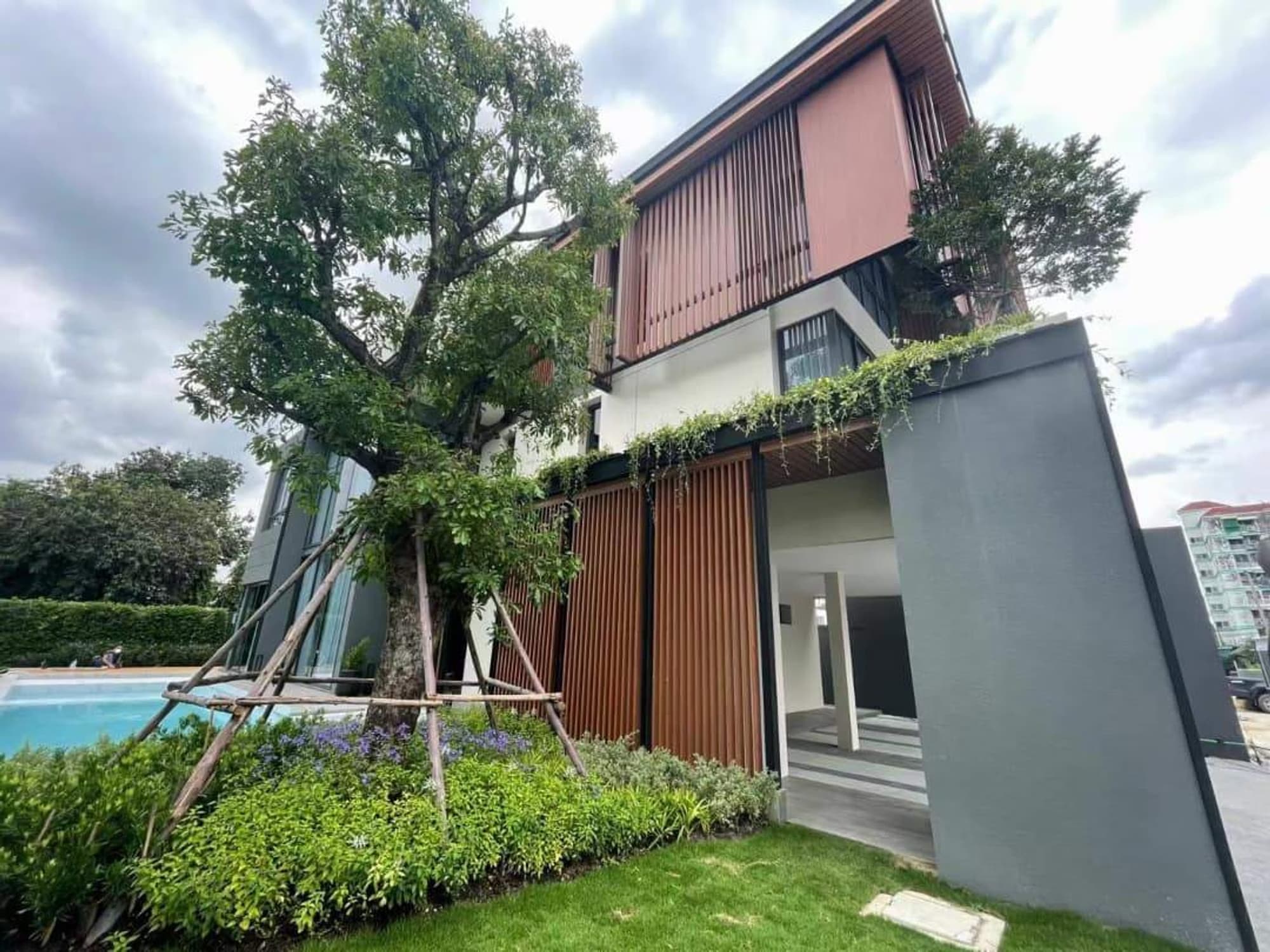 5 ห้องนอน บ้าน สำหรับ จำหน่าย ใน Bang Na - Image 1