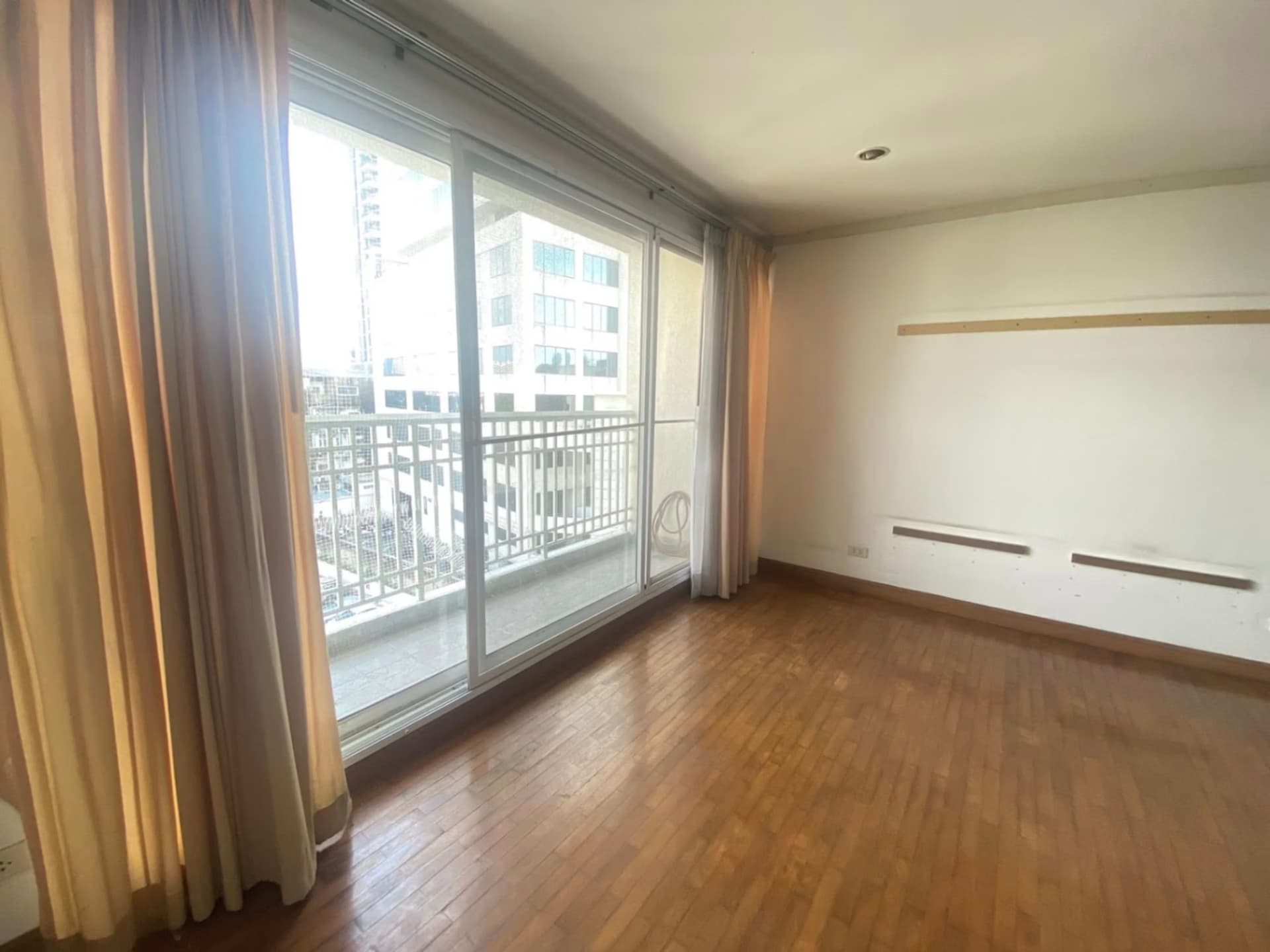 3 Bed Condo for Sale in Sathon - Image 22