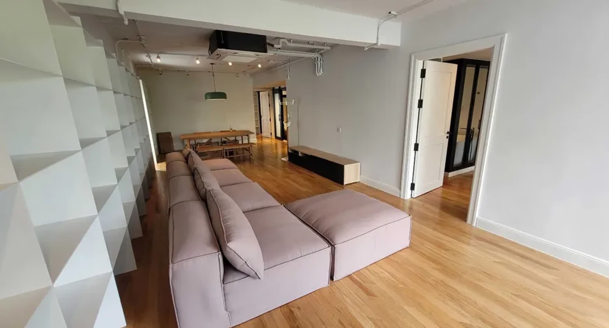 2 Bed Condo for Sale in Watthana - Image 1