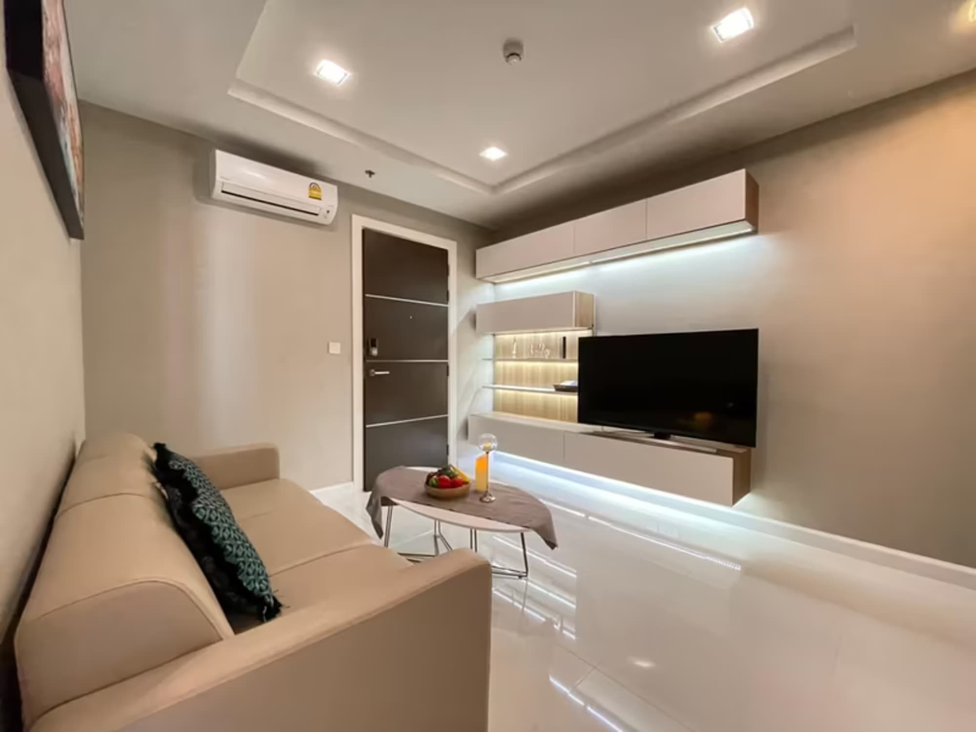 1 Bedroom Condo - Image 7