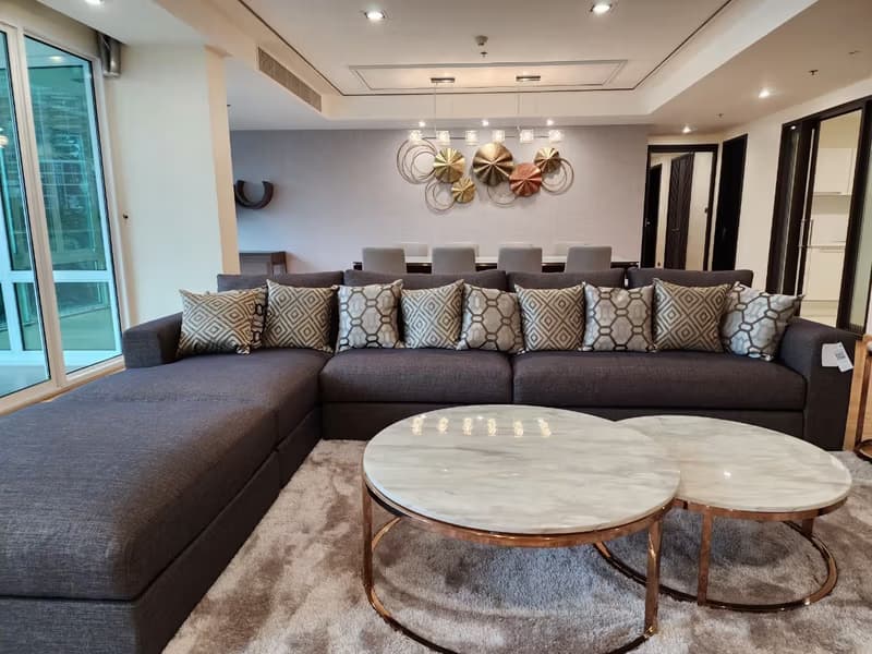 4 Bed Condo for Rent in Khlong Toei