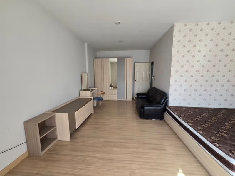 2 Bed Townhouse for Rent in San Kamphaeng District