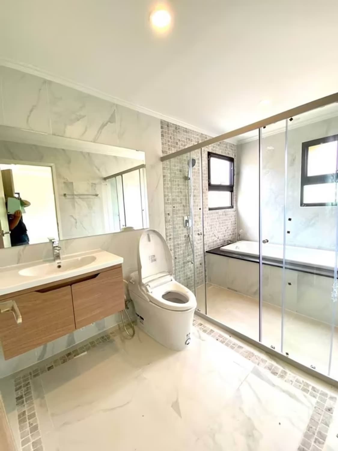  - Image 3