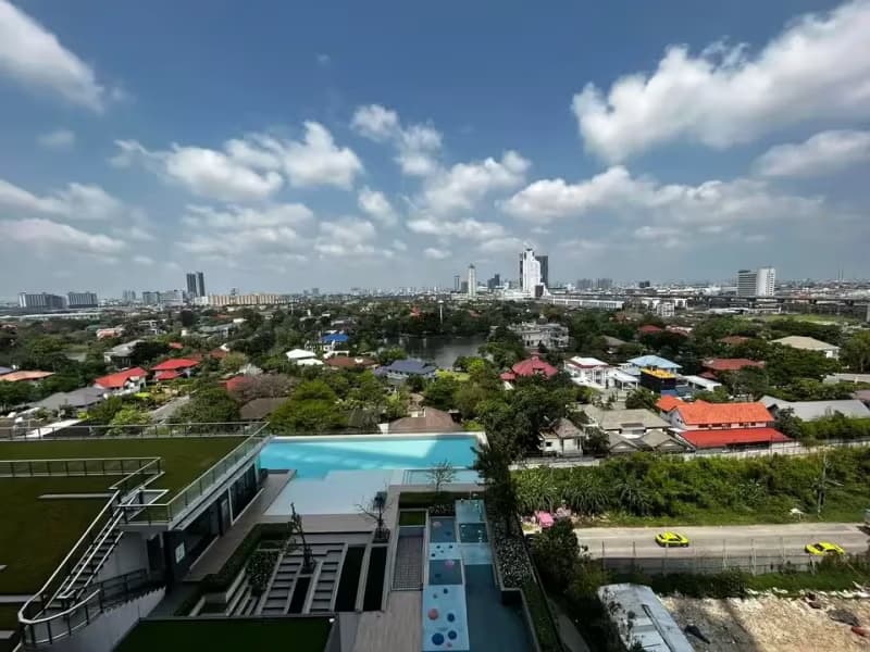 1 Bedroom Condo
