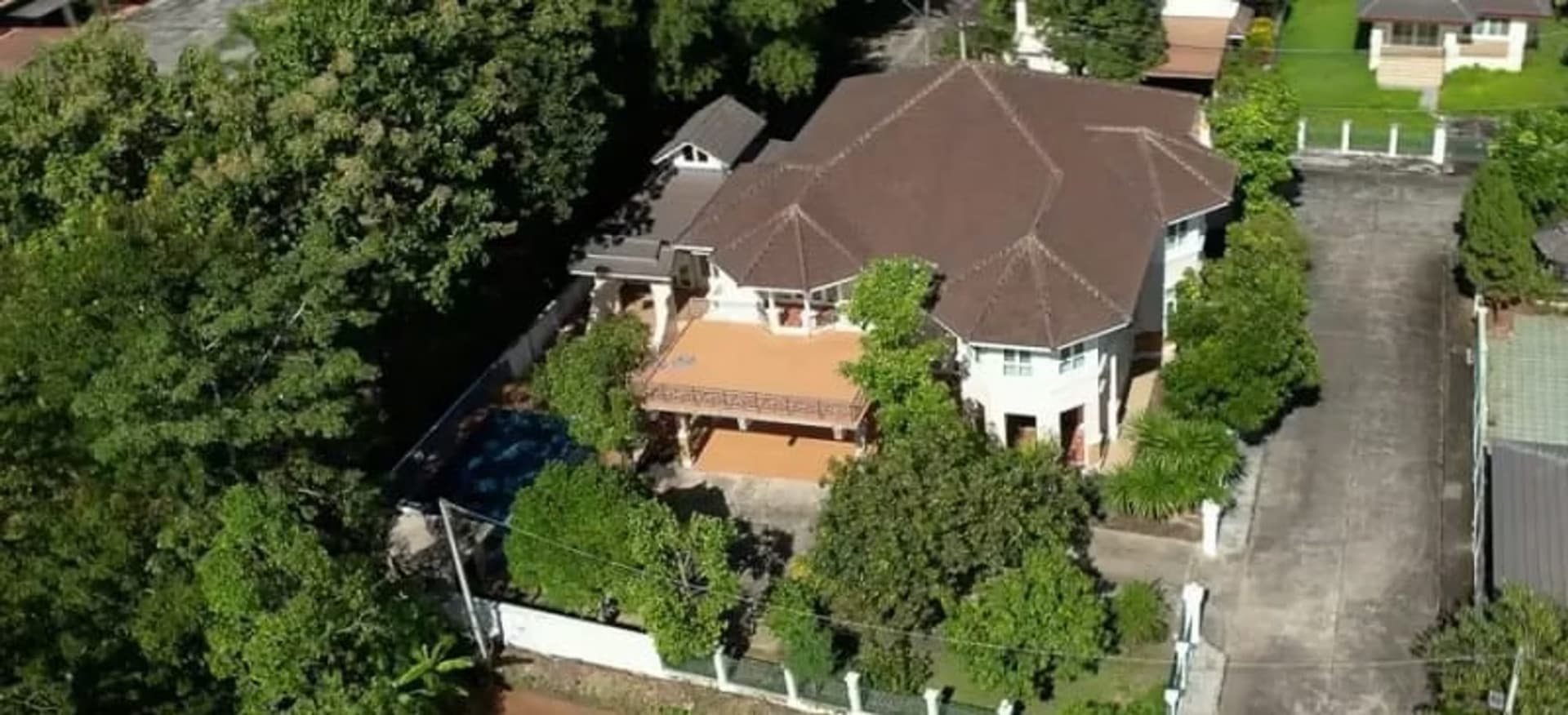 4 Bedroom House - Image 1