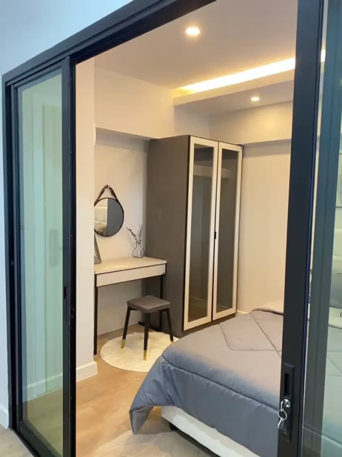 1 Bedroom Condo - Image 8