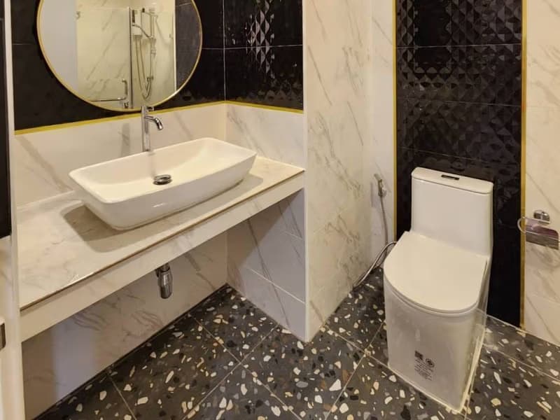 Condo for Sale at Riverside Condo