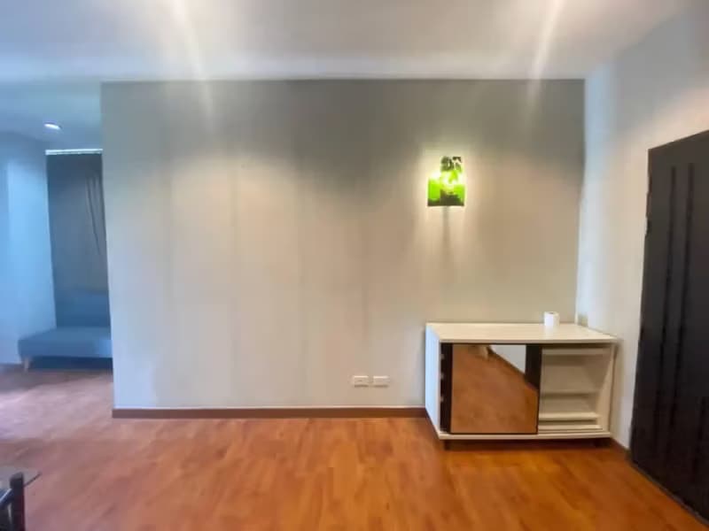 1 Bedroom Condo