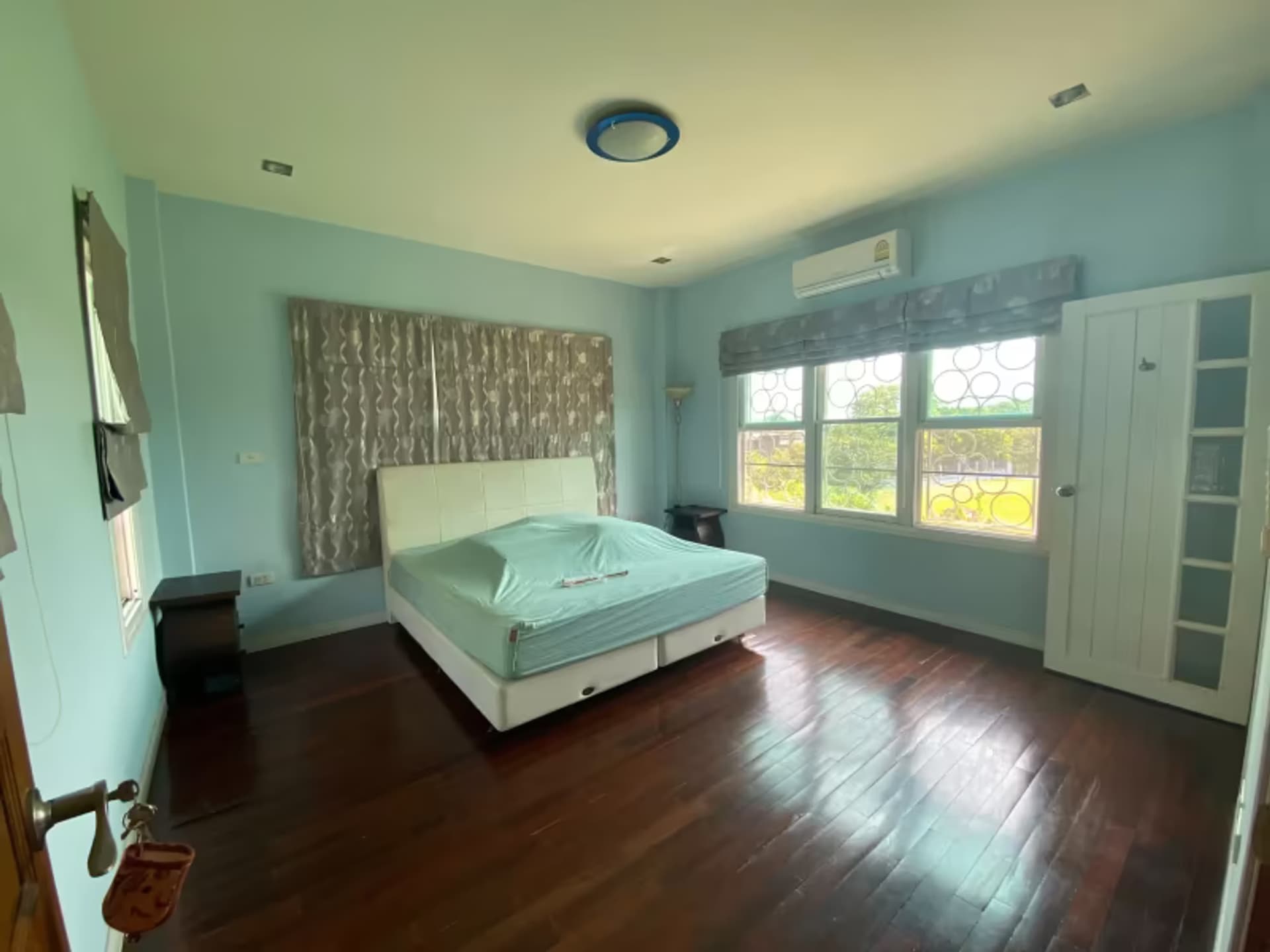 3 Bedroom House - Image 9