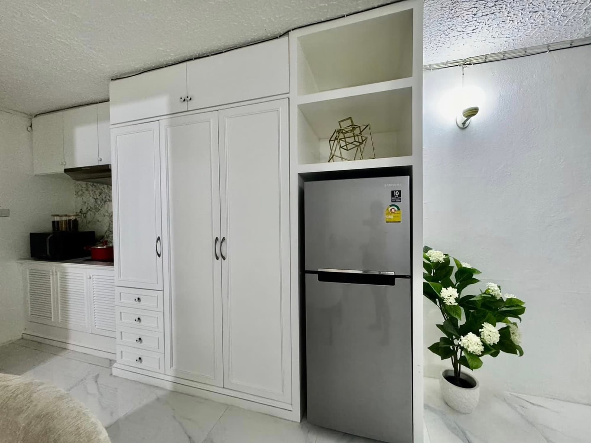 1 Bed Condo for Sale in undefined - Image 3
