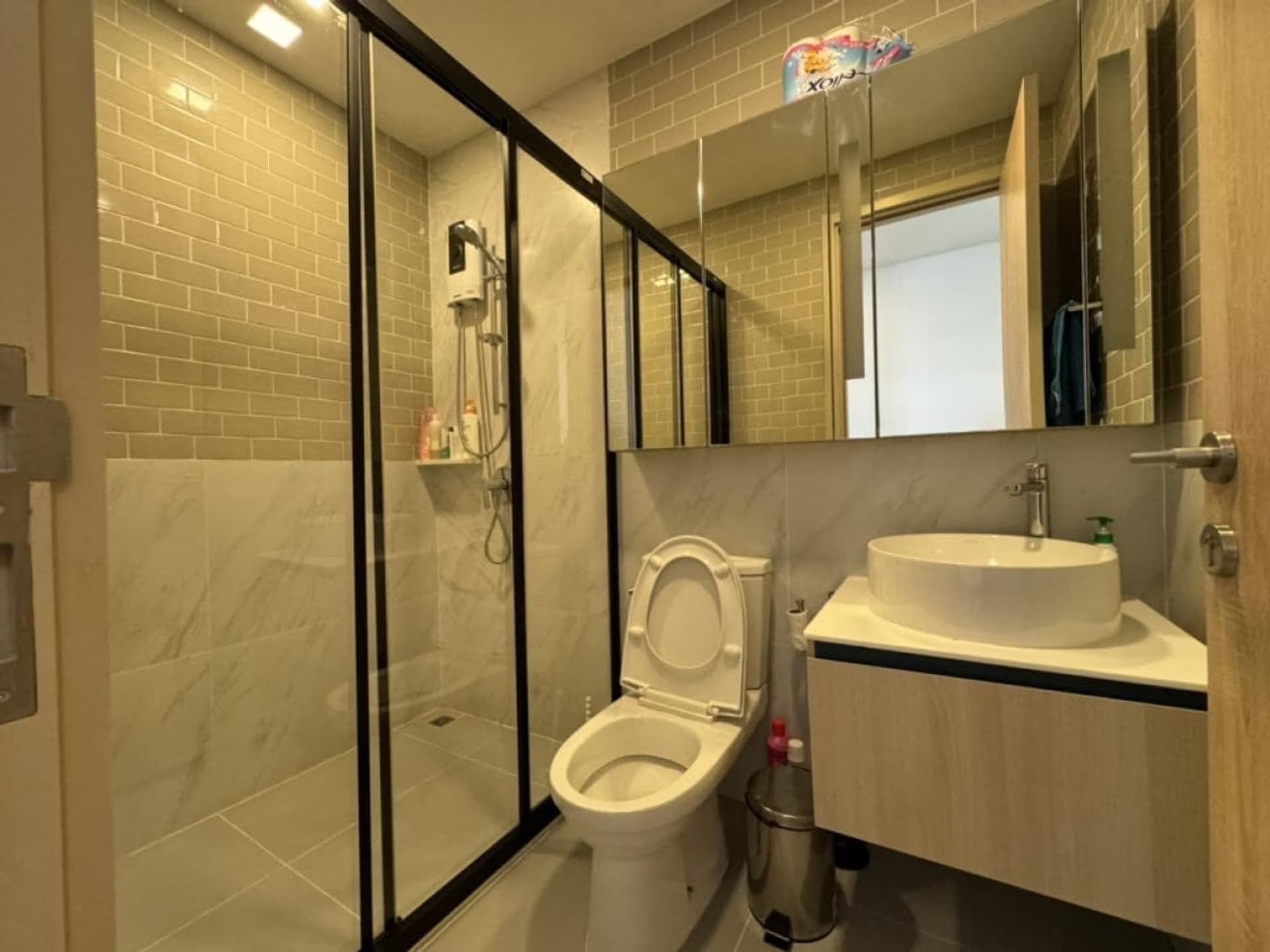 1 Bed Condo for Rent in Phaya Thai - Image 6