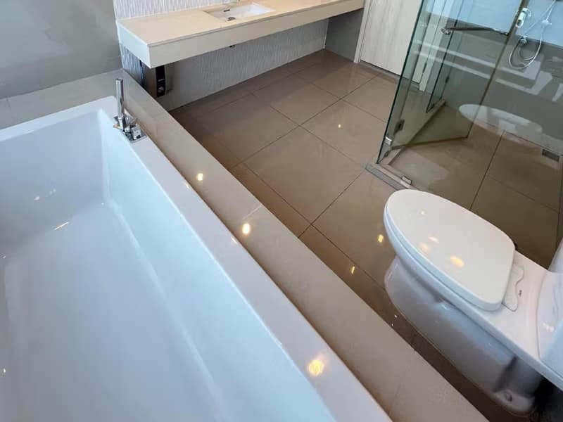 2 Bed Condo for Sale in Khlong Toei
