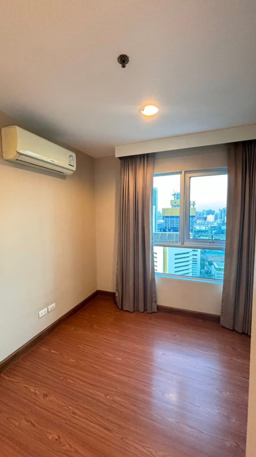2 ห้องนอน คอนโด สำหรับ ขาย ใน Huai Khwang - Image 13