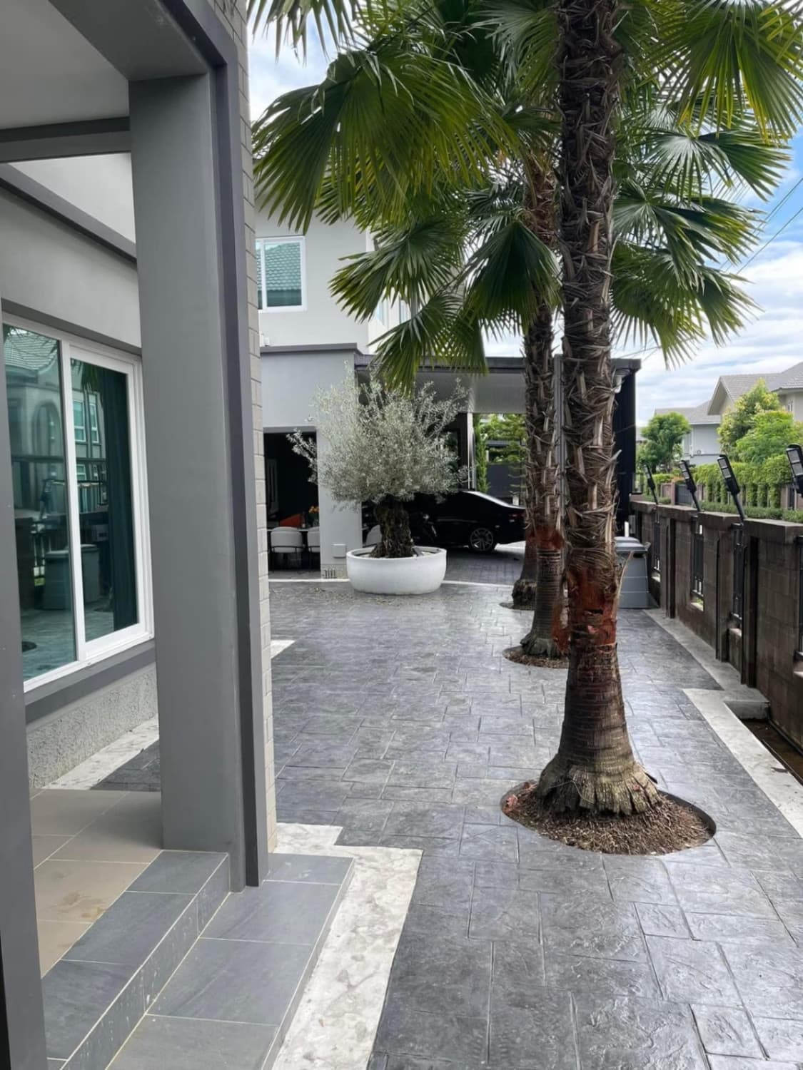 7 Bed House for Rent in Mueang Chiang Mai - Image 15
