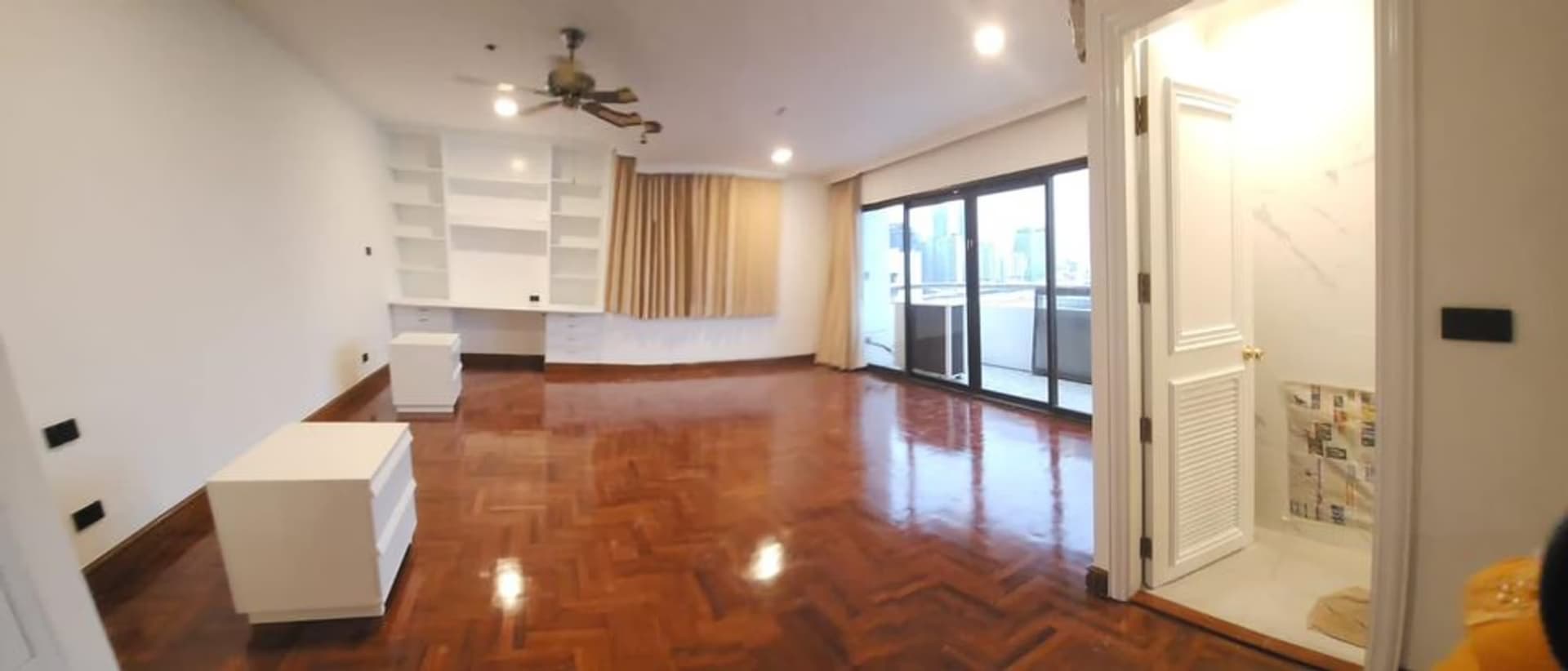 3 Bed Condo for Rent in Watthana - Image 2