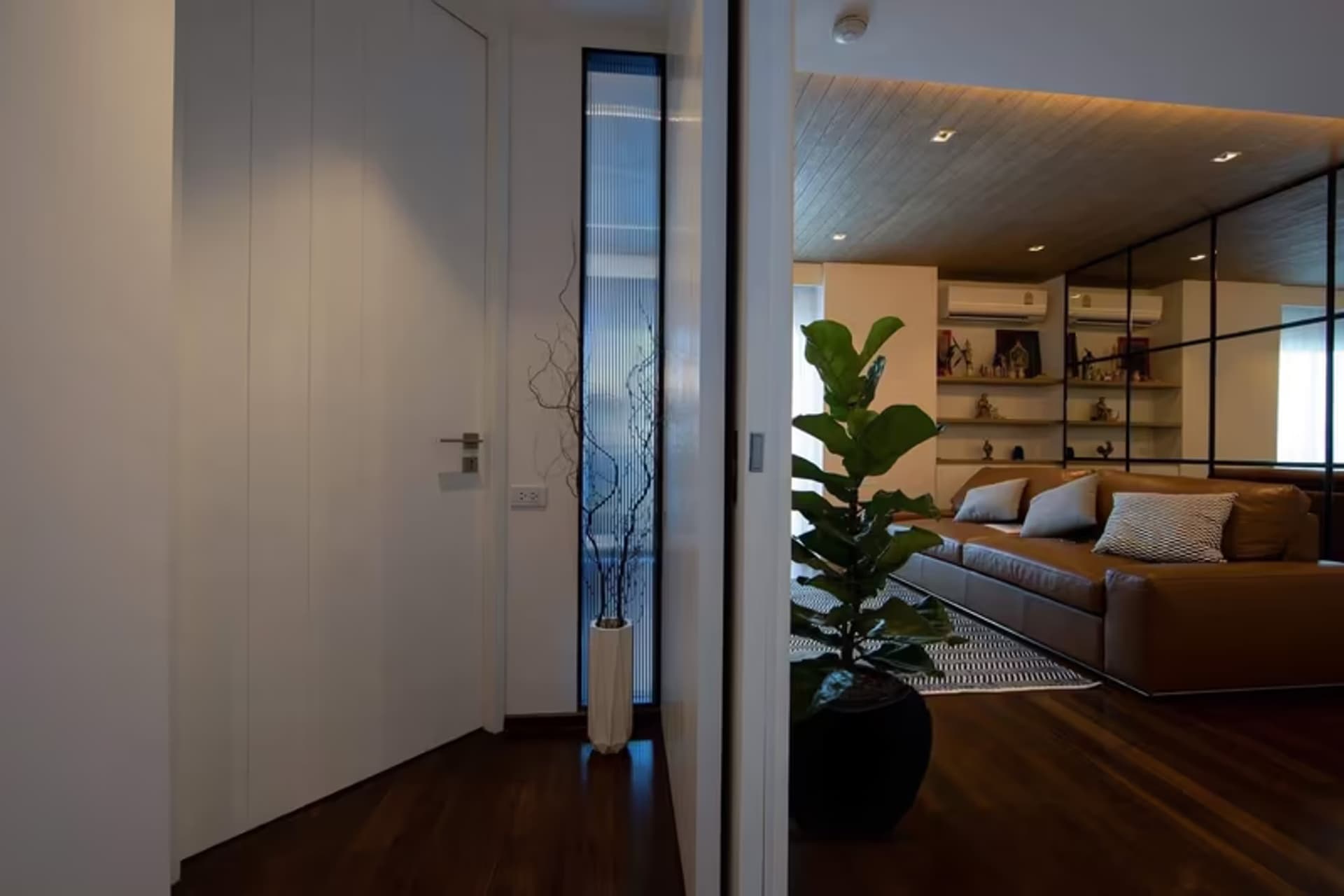 Condo for Rent, Sale at Muang Thai - Phatra Complex - Image 12