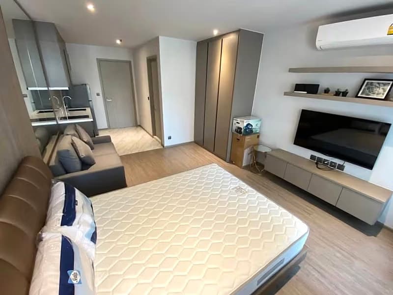 Studio Condo for Rent and Sale in Watthana