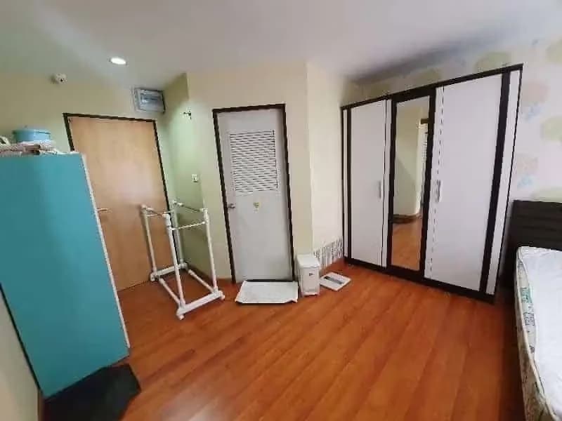 1 Bedroom Condo