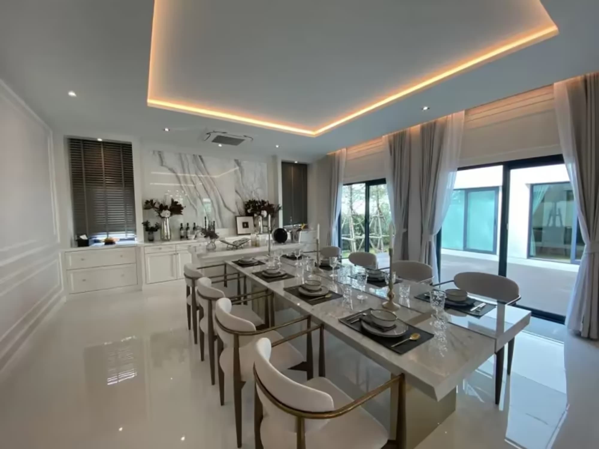 5 Bedroom House - Image 2