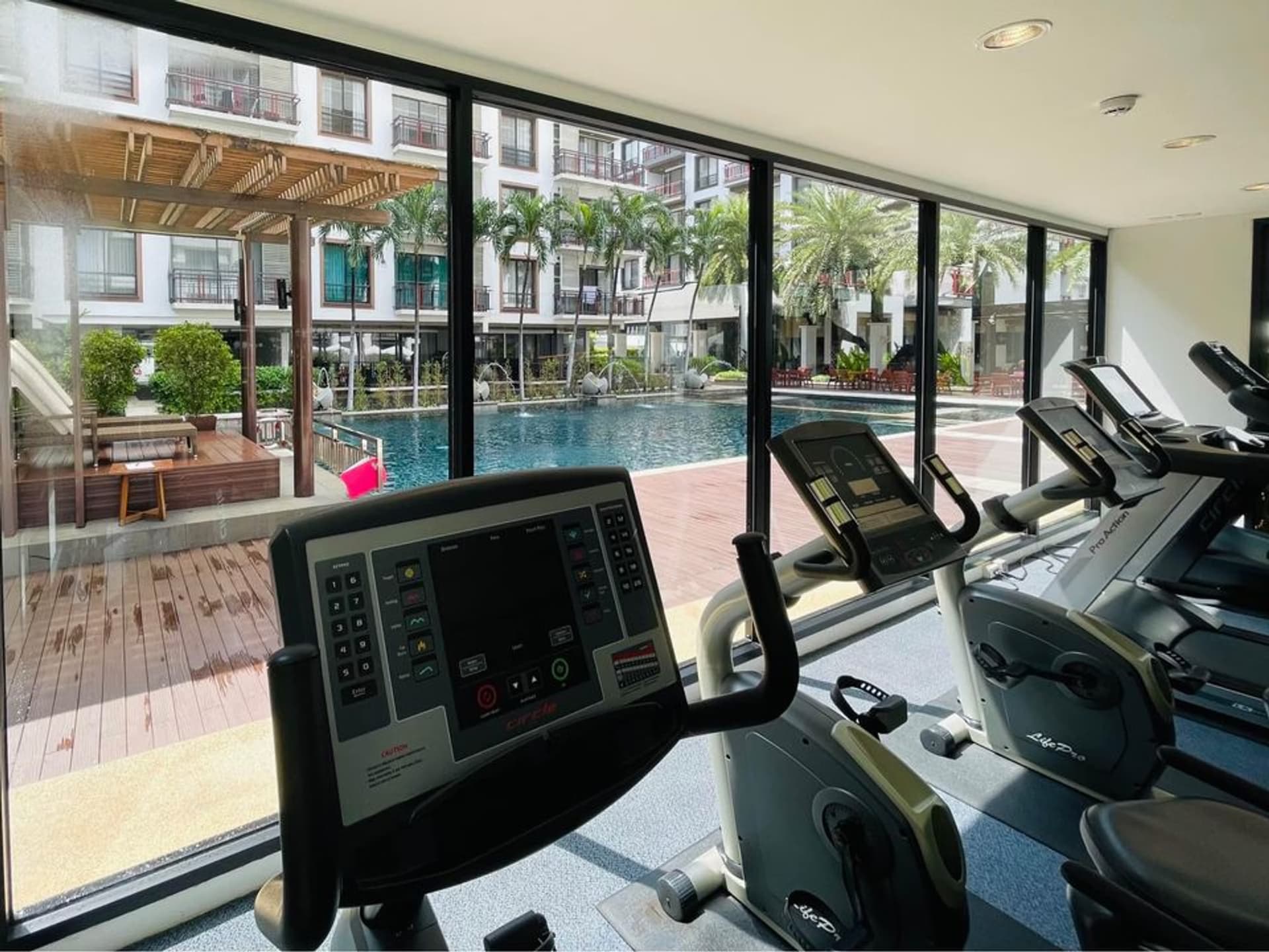 2 Bed Condo for Rent  Near Thailand Cultural Centre MRT - Image 11