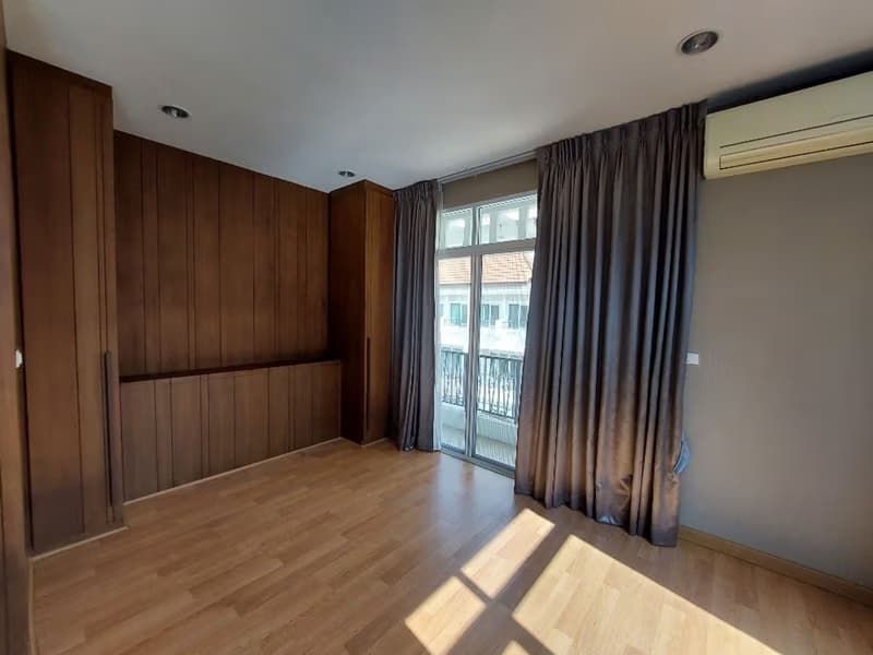 3 Bed Townhouse for Sale in Bang Kho Laem