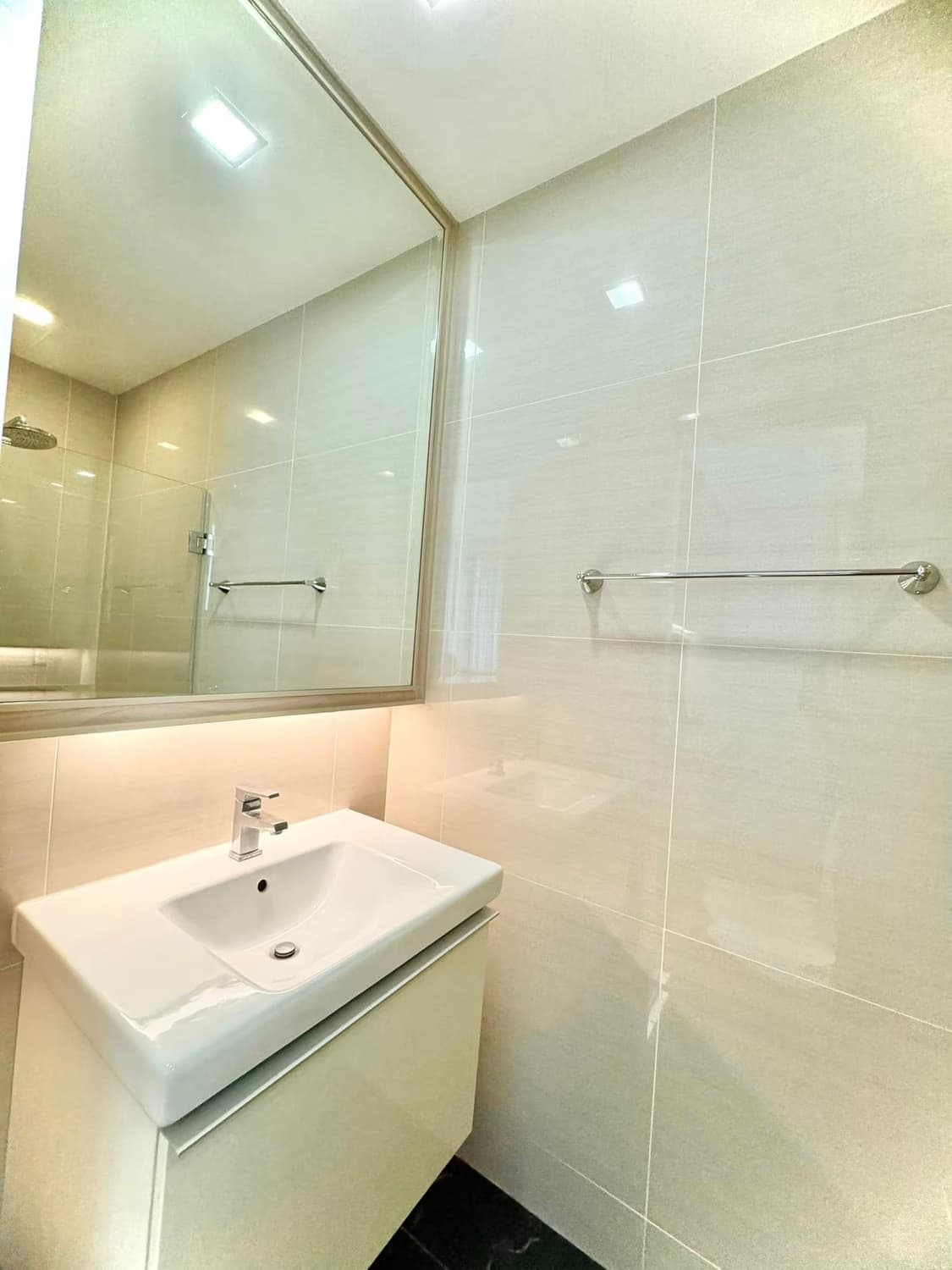 2 Bed Condo for Rent and Sale in Khlong Toei - Image 14