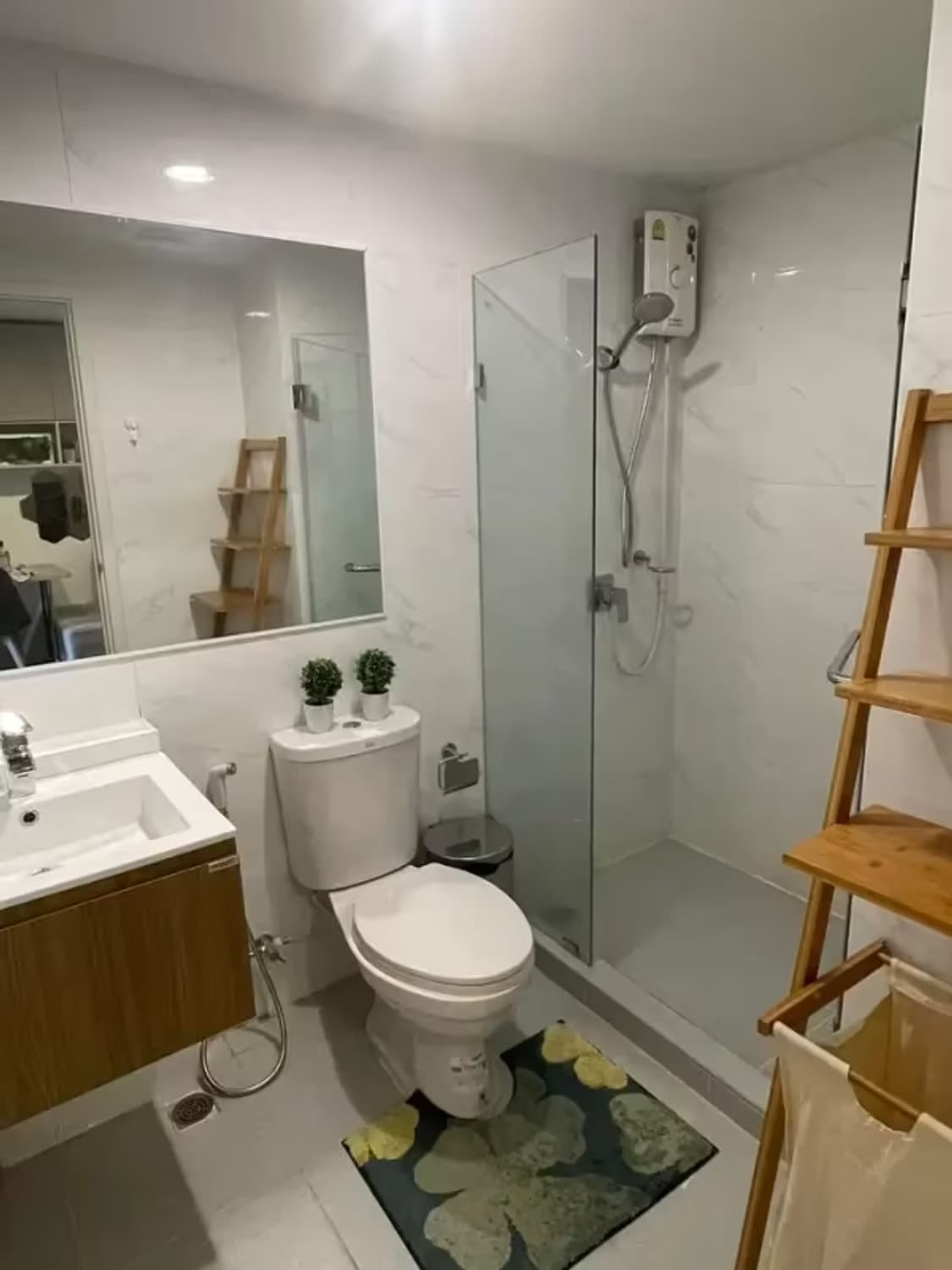 1 Bedroom Condo - Image 6