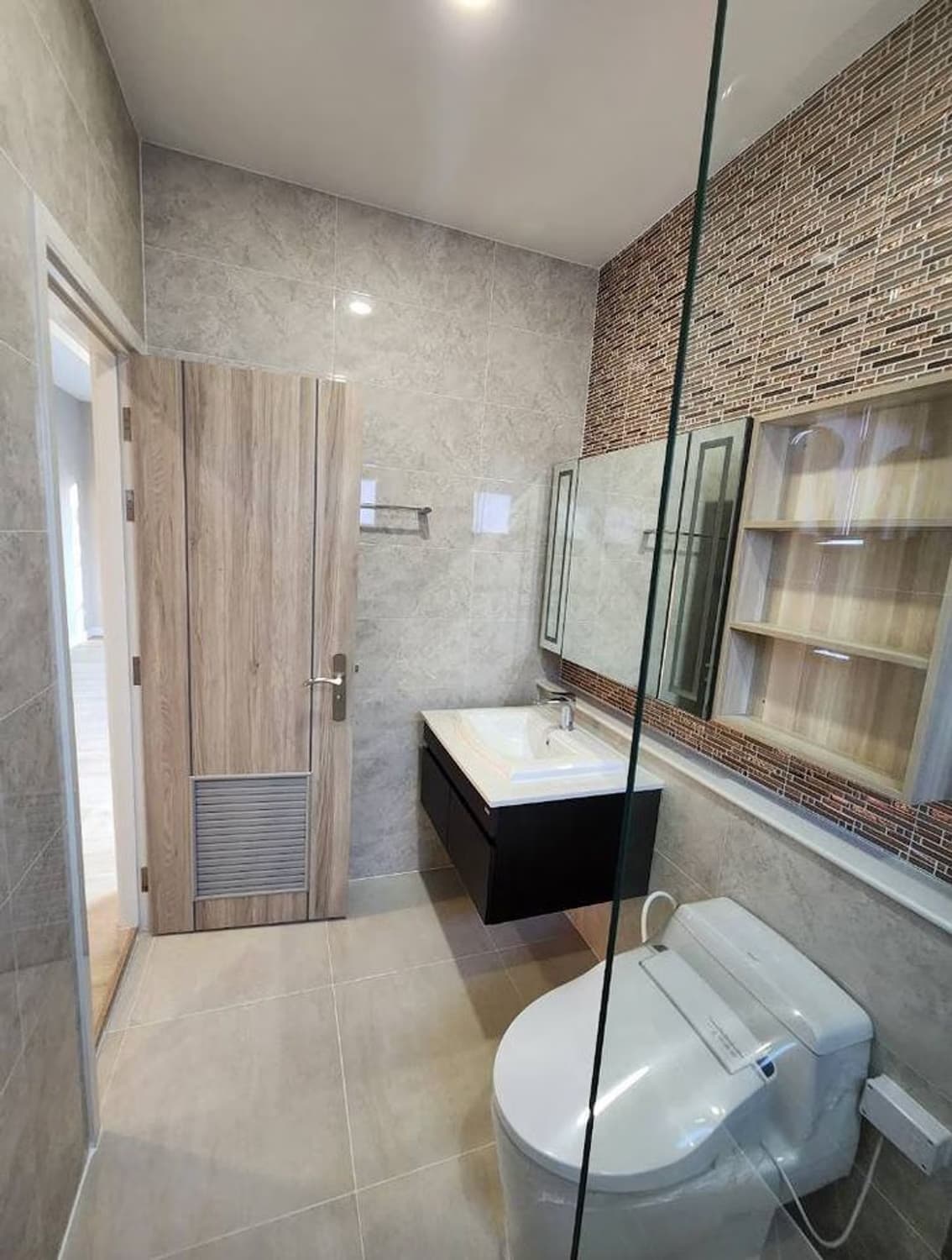 4 Bedroom House - Image 26